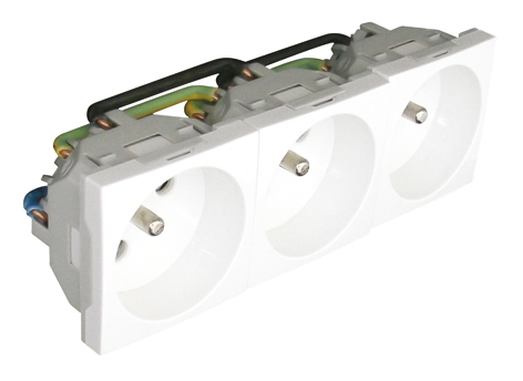 Toma Triple 45º Francesa - 6 Módulos